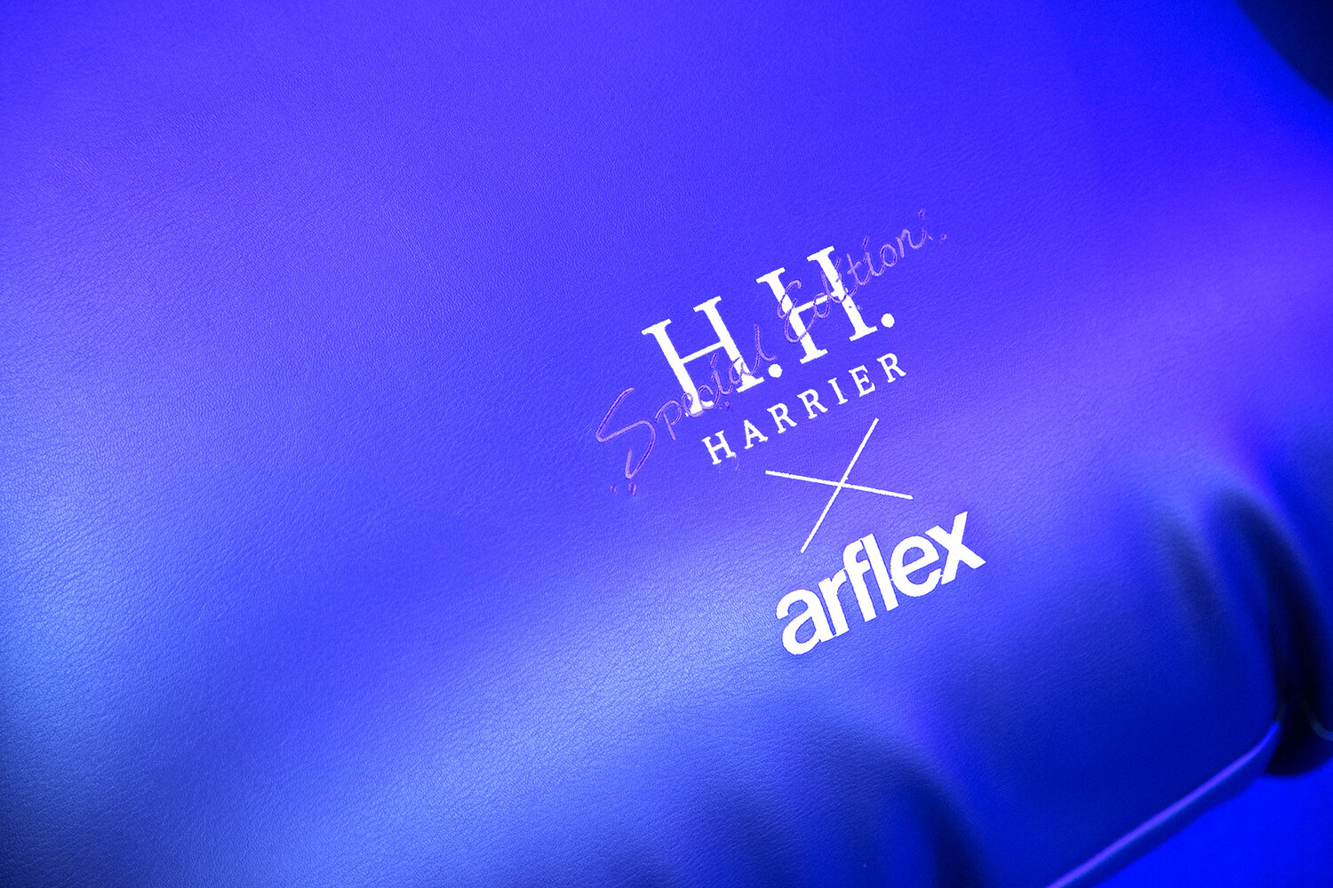 H.H. HARRIER CAFE